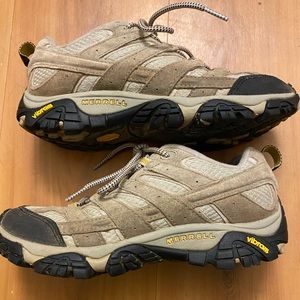 Merrell taupe woman’s hiking shoes